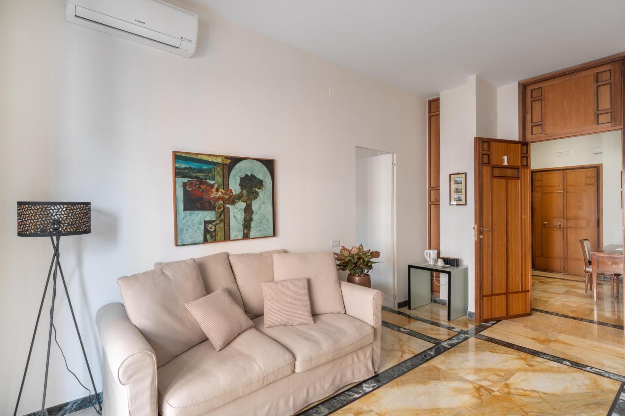 Starhost - Golden Suite Salerno Exterior photo