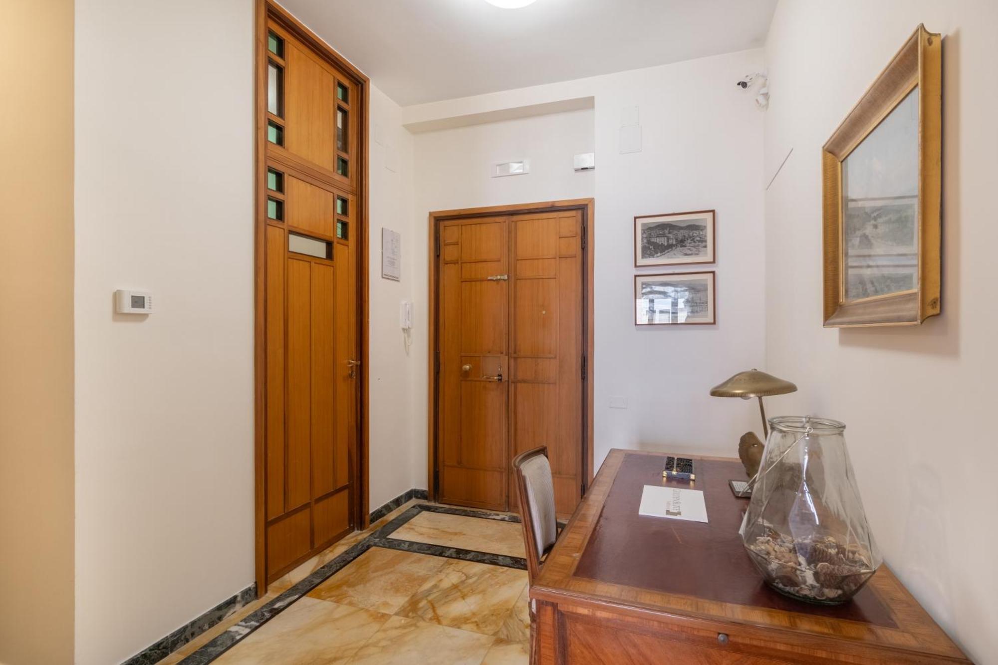 Starhost - Golden Suite Salerno Exterior photo