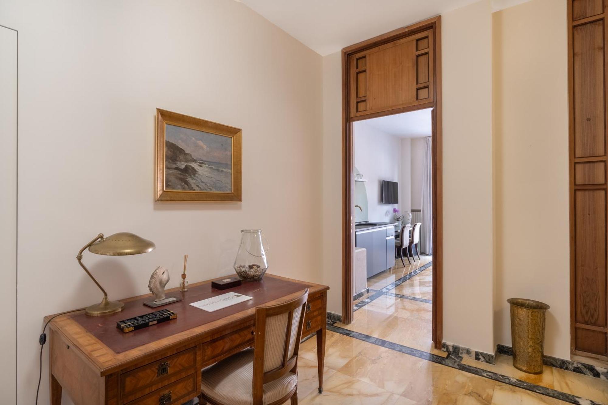 Starhost - Golden Suite Salerno Exterior photo
