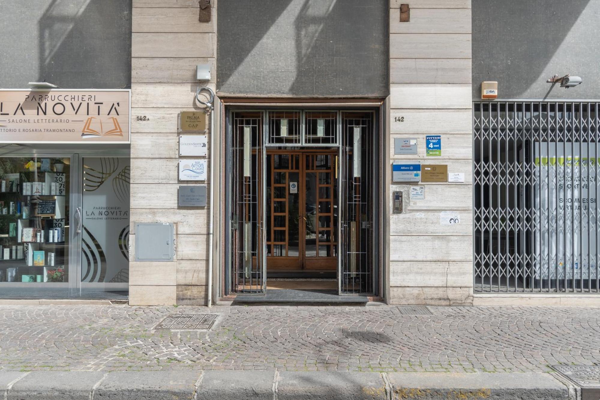 Starhost - Golden Suite Salerno Exterior photo