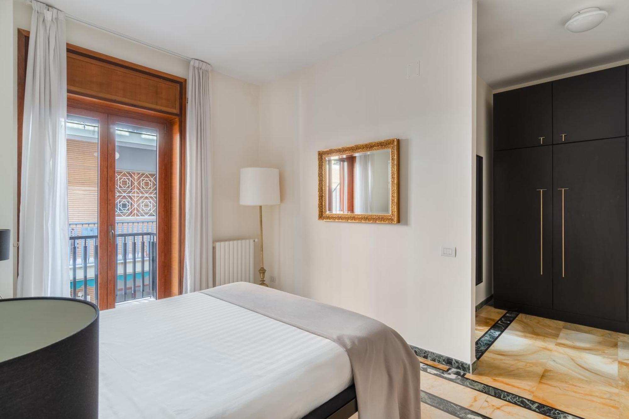 Starhost - Golden Suite Salerno Exterior photo