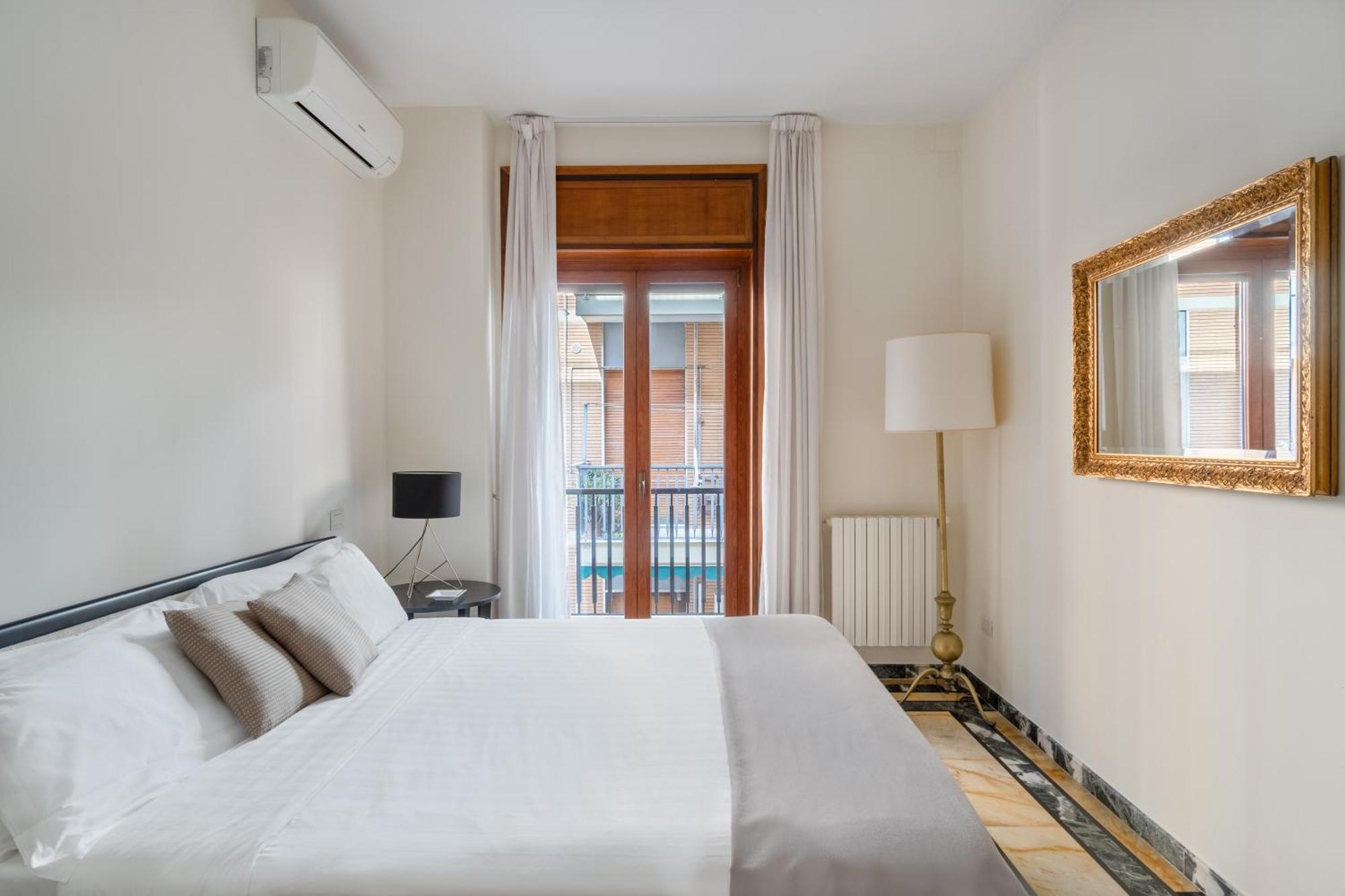 Starhost - Golden Suite Salerno Exterior photo