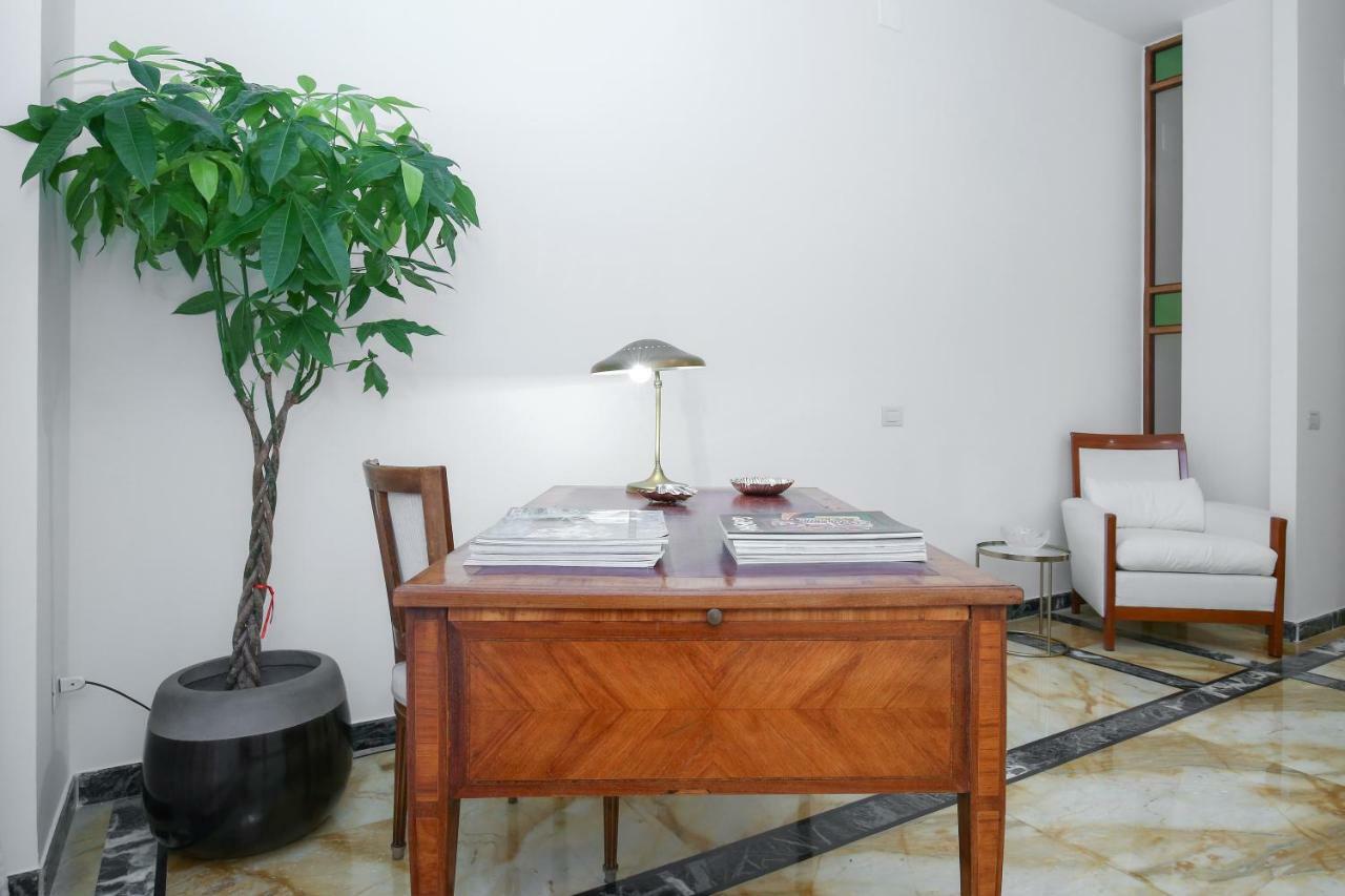 Starhost - Golden Suite Salerno Exterior photo